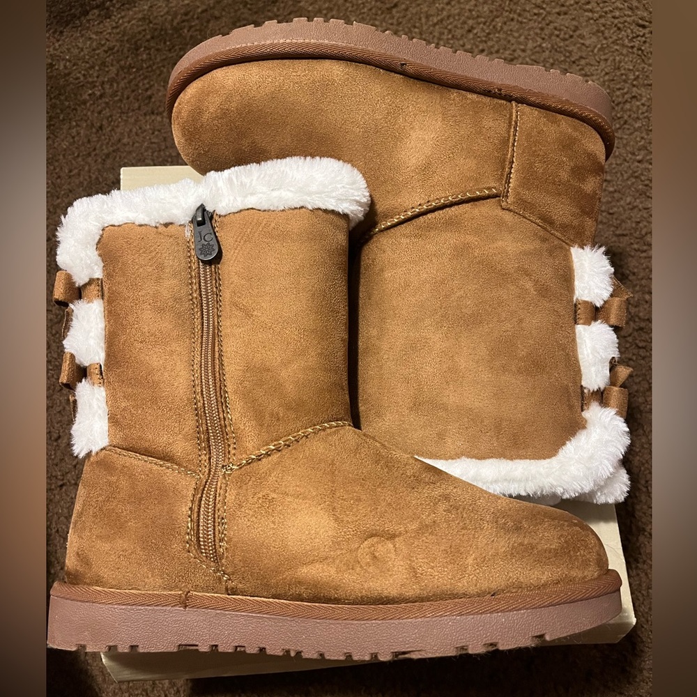 Brown boots, size 7